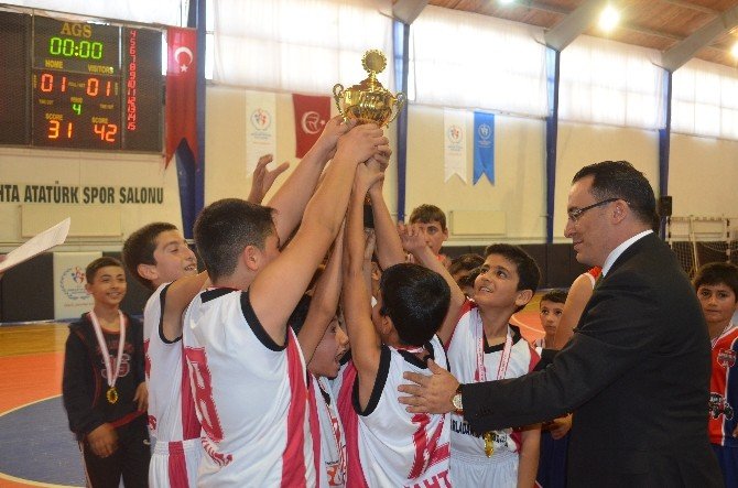 Okullar Arası Basketbol Müsabakalarında Kahta’nın İki Takımı Bölgede İli Temsil Edecek