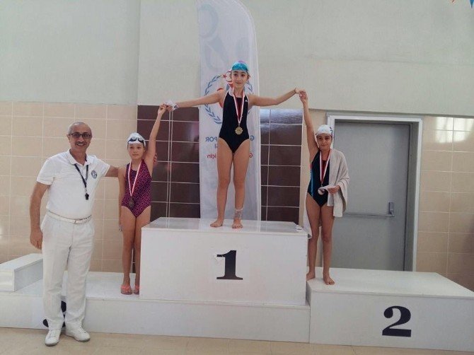 Yalova’da İlk Yüzme Yarışları Yapıldı
