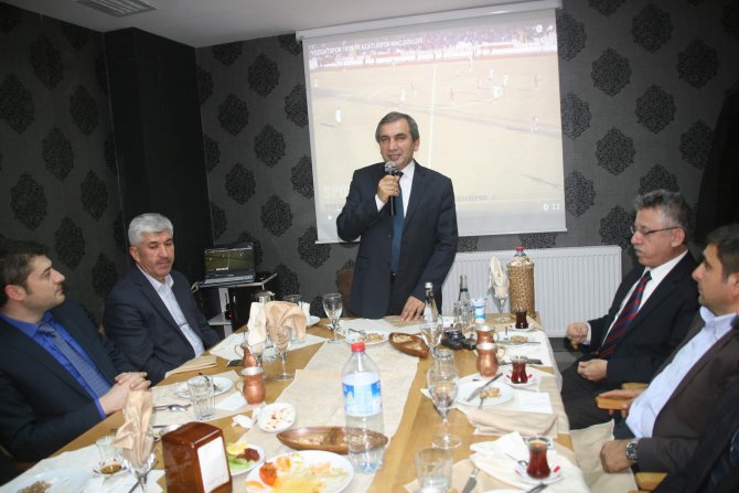 Başkan Arslan, Yozgatspor’a destek olan iş adamları ile yemekte bir araya geldi