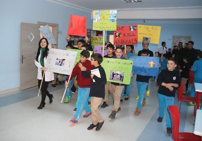 Yozgat Çözüm Kolejinde Öğrenciler Hem Eğleniyor Hem İngilizce Öğreniyor