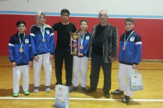 Yunusemre Belediyespor Judo Takımından Birincilik Ve Üçüncülük Derecesi