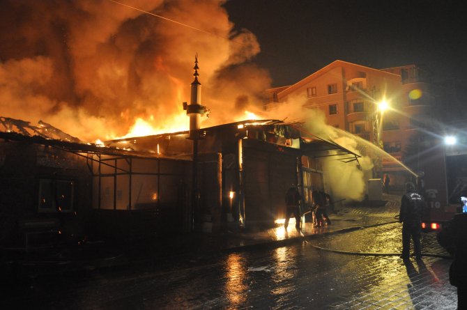 Ankara İtfaiyesi: Pazar yangını, elektrik kontağından çıktı