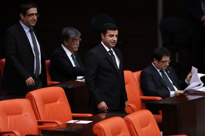 Selahattin Demirtaş, Meclis'te yemin etti