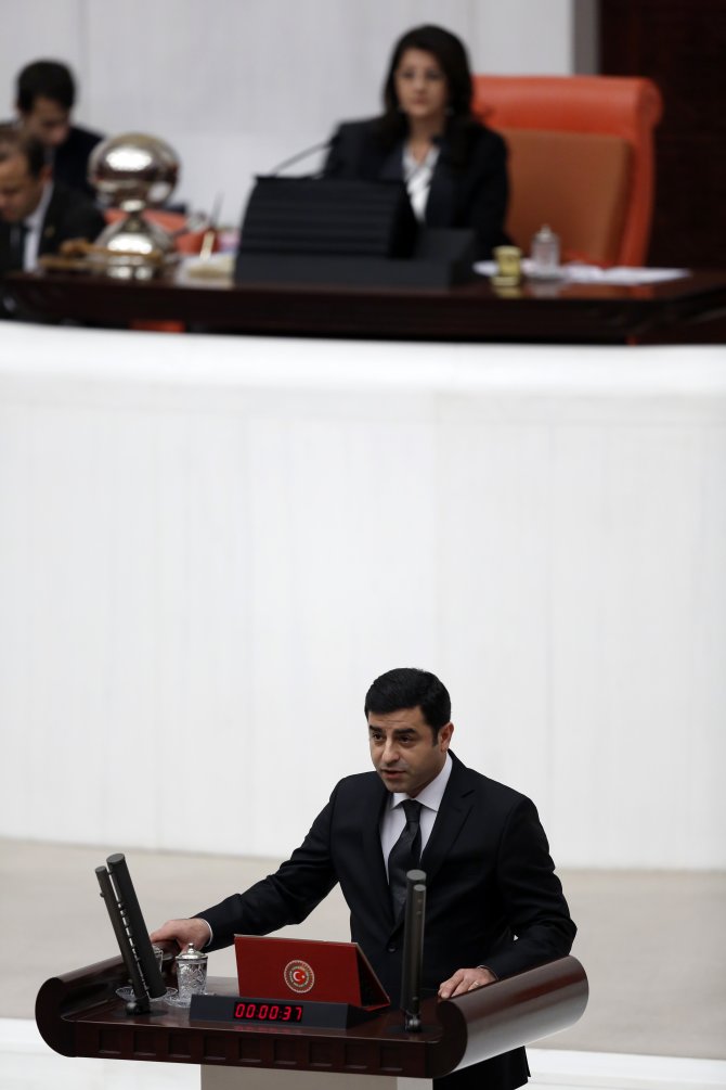 Selahattin Demirtaş, Meclis'te yemin etti