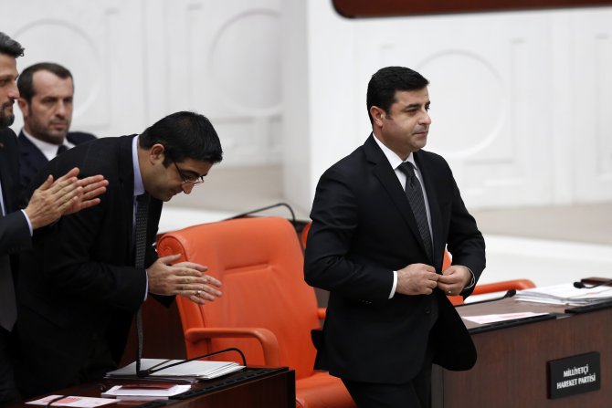 Selahattin Demirtaş, Meclis'te yemin etti