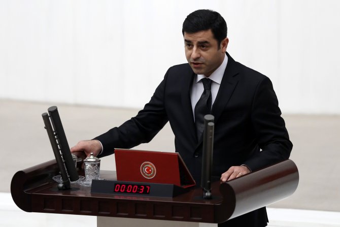 Selahattin Demirtaş, Meclis'te yemin etti