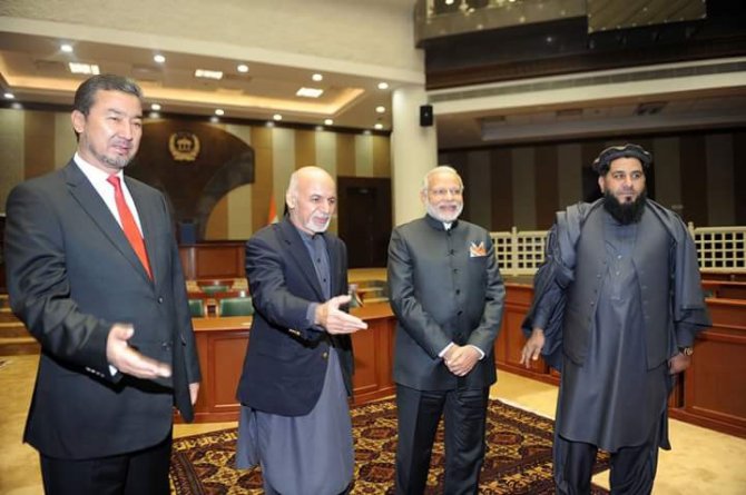 Hindistan Başbakanı, Afganistan meclis binasının açılışını yaptı