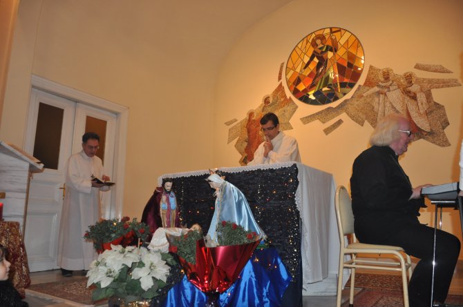 Ankara Azize Tereza Katolik Kilisesi'nde Noel ayini yapıldı