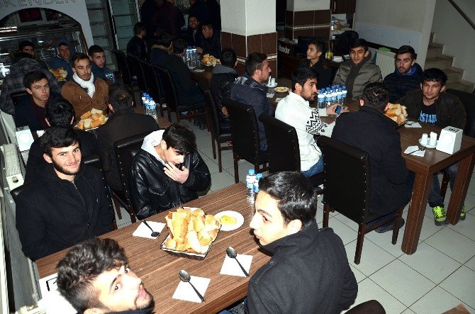 Osmancık’ta Kyk Öğrencileri Sabah Namazında Buluştular