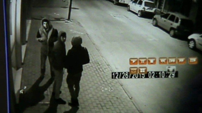 İnegöl’ü Soyup Soğana Çeviren Hırsızlar Güvenlik Kameralarına Yakalandı