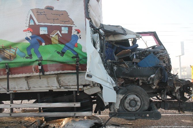 Konya’da Zincirleme Trafik Kazası: 2 Ölü, 1 Yaralı