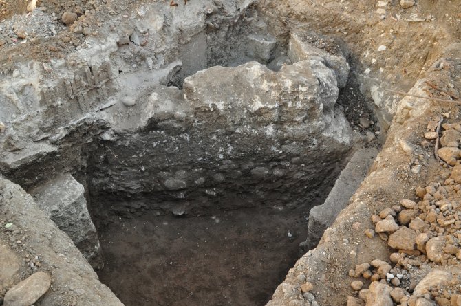 Kadirli’de Roma dönemine ait tarihi hamam kalıntıları ve mozaikler bulundu