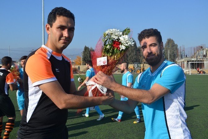 Rakibine Tekme Atan Futbolcu Maçı Tribünden Takip Etti