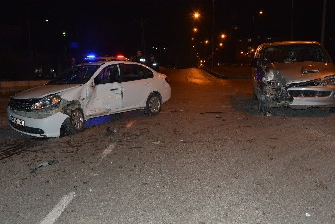 Sinop’ta Trafik Kazası: 3 Yaralı