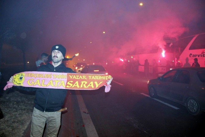 Galatasaray Kafilesi Kayseri’de Coşkuyla Karşılandı