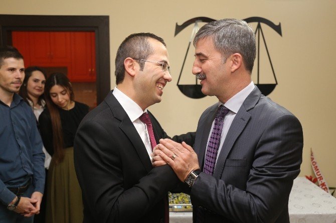 Yeni Hukuk Bürosuna Meslektaş Desteği