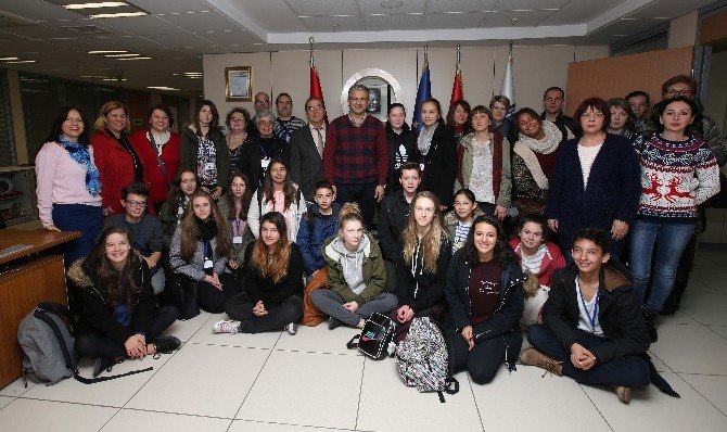 Yabancı Öğrencilerden Karşıyaka Belediye Başkanına Ziyaret