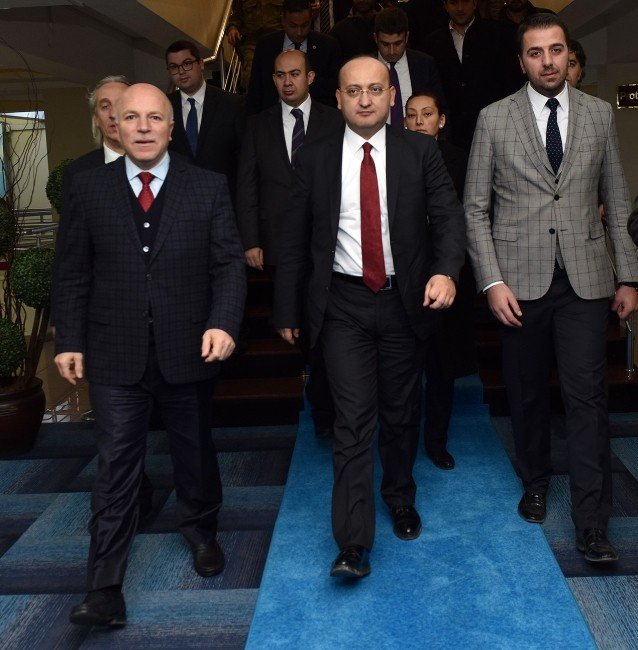 Başbakan Yardımcısı Akdoğan, Başkan Sekmen’i Ziyaret Etti