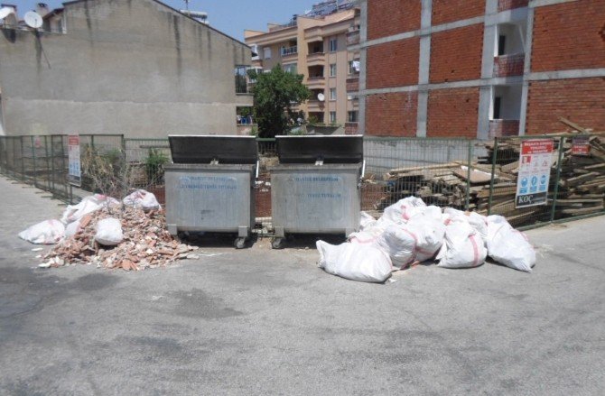 Burhaniye’de Belediyeden Çöp Uyarısı