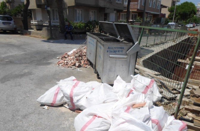 Burhaniye’de Belediyeden Çöp Uyarısı