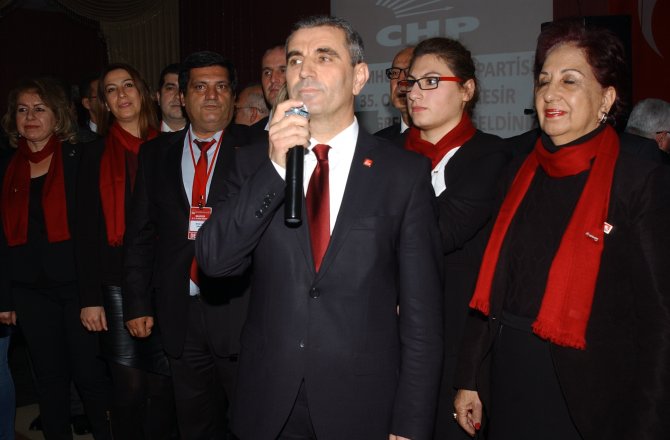 Balıkesir CHP’de yeni başkan Ender Biçki oldu