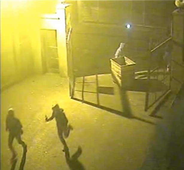 Diyarbakır’da Teröristlerin Okul Yakma Anı Güvenlik Kamerasında