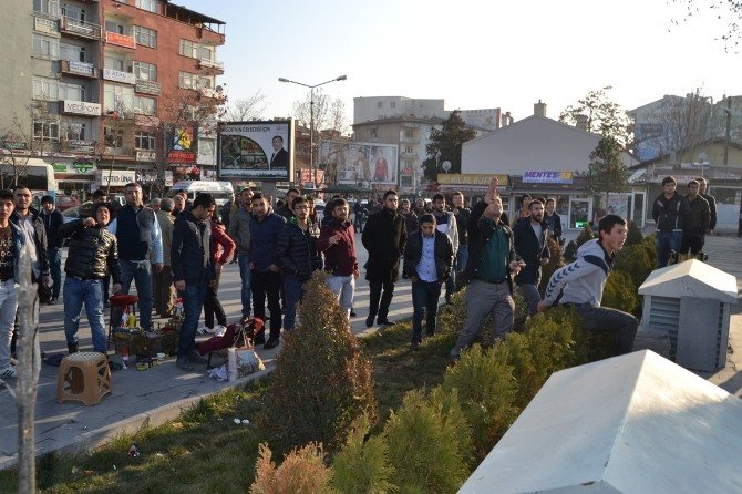 Açıklama Yapan HDP’li Gruba Vatandaşlardan Tepki
