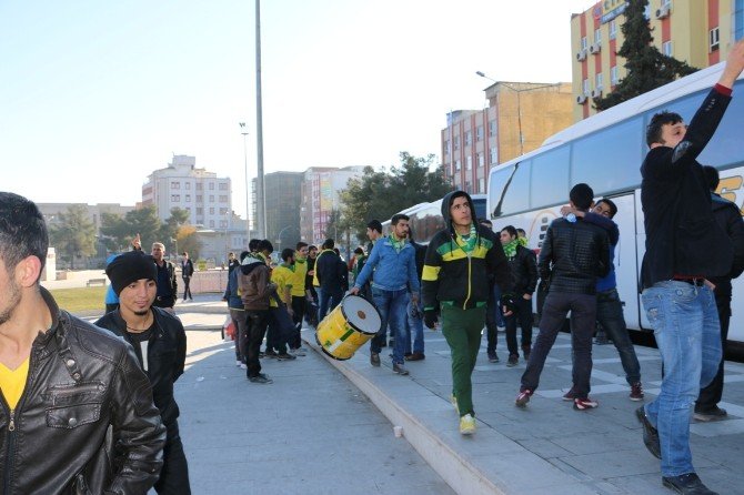 Büyükşehir’den Şanlıurfaspor Taraftarına Otobüs Desteği