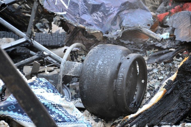 Aydın’da Soba Külü 35 Bin TL’yi Kül Etti