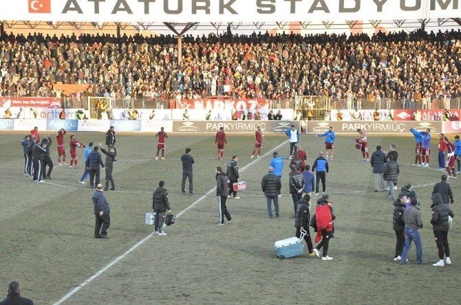 Elazığsporlu Oyunculardan Maç Sonrası Protesto