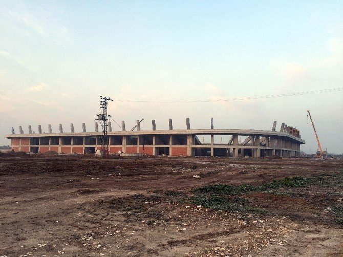 Akhisar Belediyesi Stadyum İnşaatı Sözleşmesini Feshetti