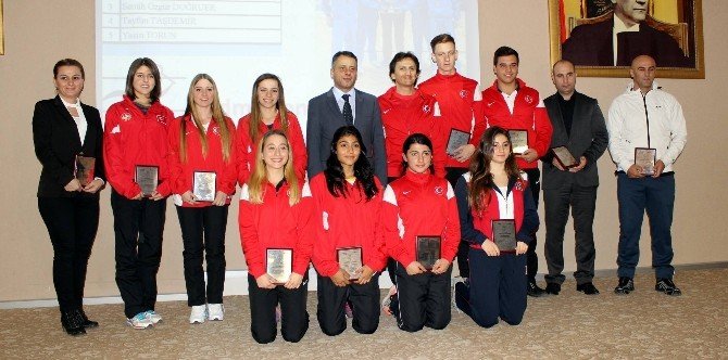 Bursa’yı Başarıyla Temsil Eden 160 Sporcuya Ödül