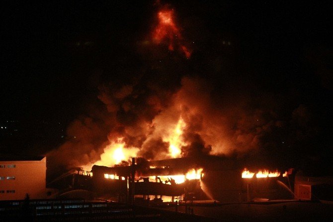 Bursa’daki Fabrika Yangını 14 Saat Sonra Kontrol Altına Alındı