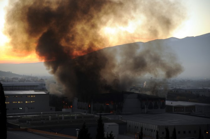 İstanbul itfaiyesi Bursa’daki yangınına müdahale etti