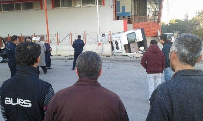 Bursa’da Öğrenci Servisi Kaza Yaptı: 10 Yaralı