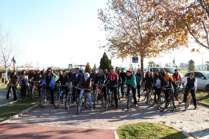 Başkan Subaşıoğlu Gençlerle Bisiklet Sürdü