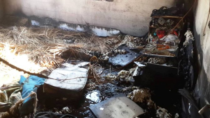 Yangın, 9 kişilik aileyi evsiz bıraktı