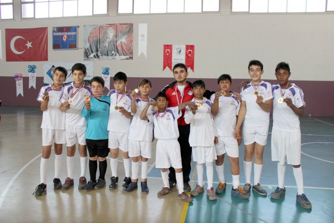 Özel Sporcular Karma Futbol Projesi kapanış turnuvası Ödemiş'te yapıldı