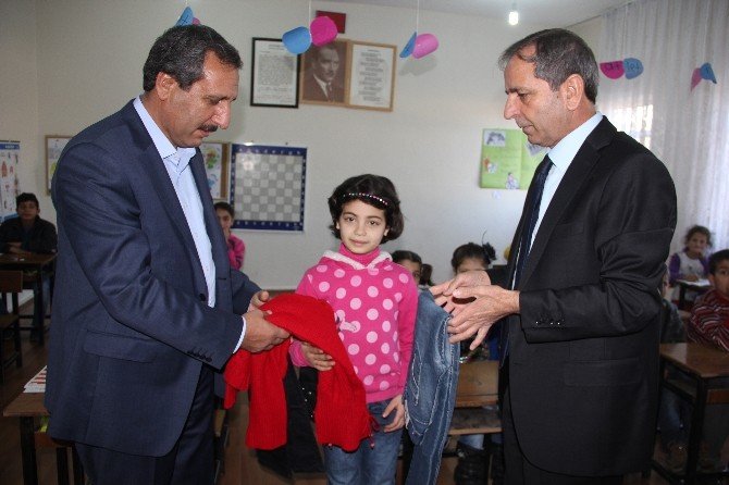Suriyeli Çocuklara Giyim Yardımı
