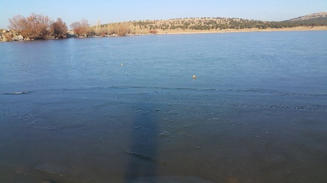 Balcı Göleti Buz Tuttu