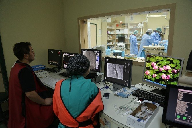 Erzurum Beah’ta Delik Kalp Ameliyatsız Onarıldı