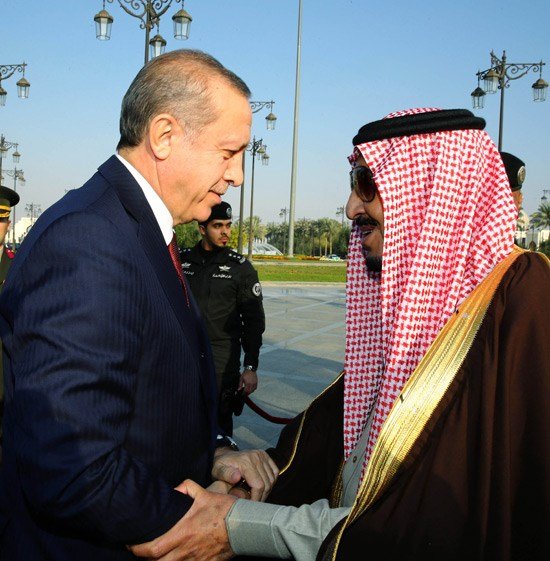Cumhurbaşkanı Erdoğan, Kral Selman tarafından askeri törenle karşılandı