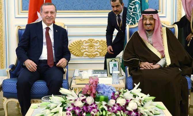 Cumhurbaşkanı Erdoğan, Kral Selman tarafından askeri törenle karşılandı