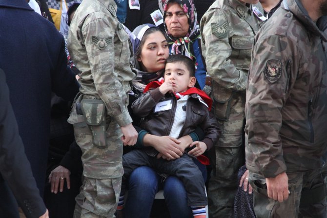 Genelkurmay Başkanı Akar, Adana’daki şehit cenazesine katıldı