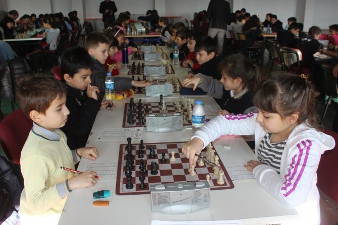 Satranç dostluk maçı düzenlendi