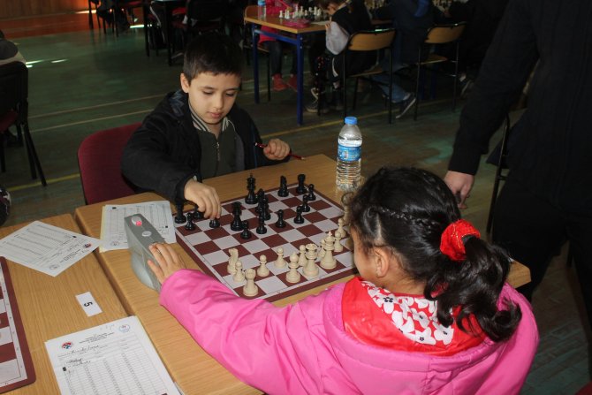 Satranç dostluk maçı düzenlendi