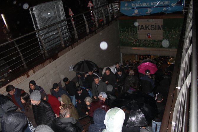 İstanbul’da akşam saatlerinde yağmur etkili oldu