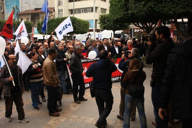 Yürüyüşe İzin Vermeyen Polisten CHP’li Vekile “Yasal Düzenleme Yapın” Önerisi