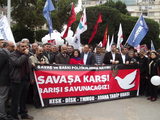 “AKP iktidarı muhalif kesimleri baskı ve operasyonlarla sindirmeye çalışıyor”