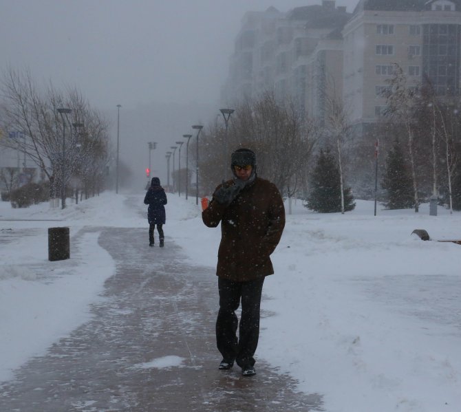 Kazakistan’ı kar fırtınası etkisine aldı